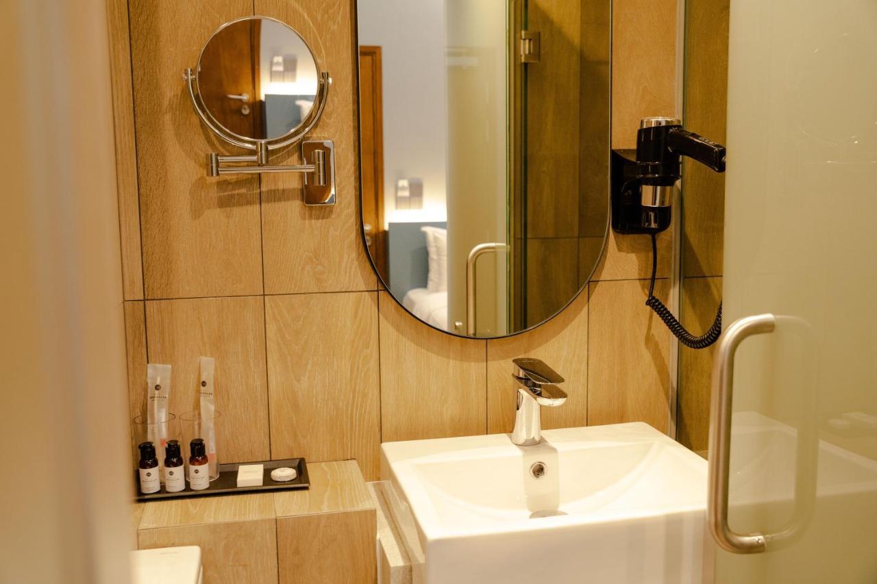 Hotel Bencoolen At Hong Kong Street Singapura Luaran gambar